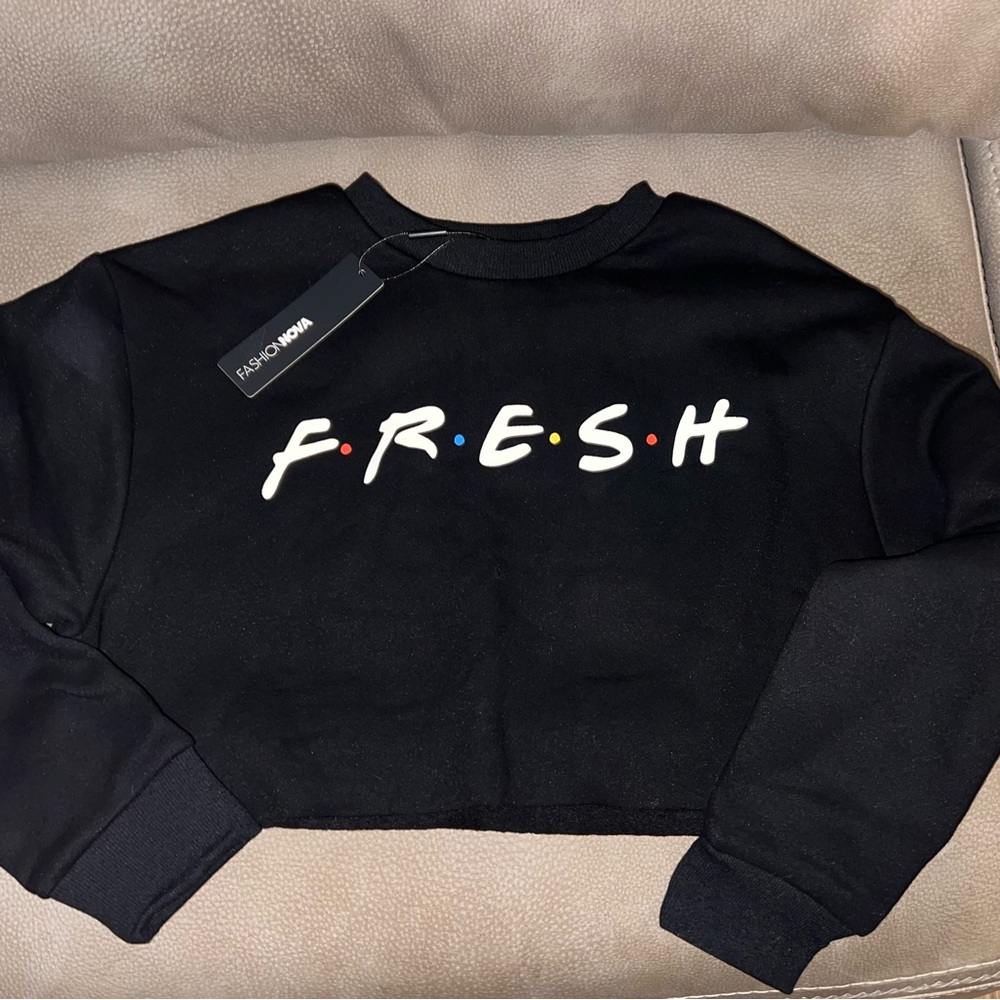 FashionNova cropped sweatshirt FRESH, size small